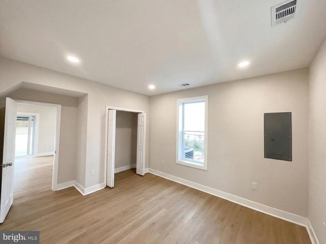 9204 DOUGLAS ST, Manassas, VA 20110