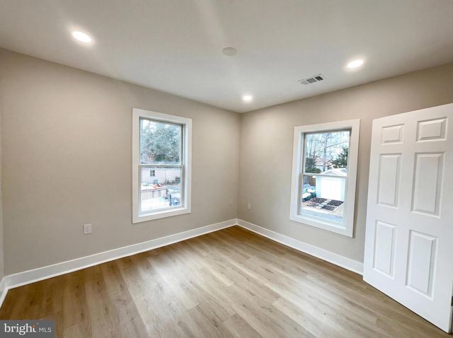 9204 DOUGLAS ST, Manassas, VA 20110