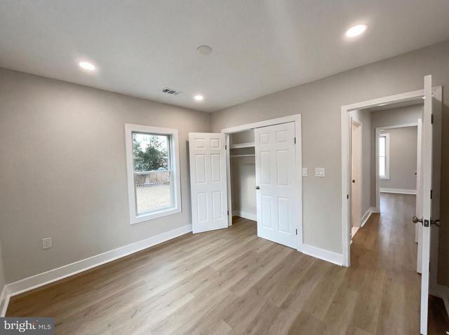 9204 DOUGLAS ST, Manassas, VA 20110