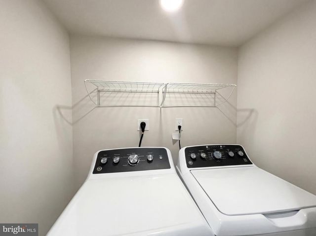 9204 DOUGLAS ST, Manassas, VA 20110