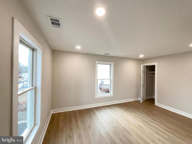 9204 DOUGLAS ST, Manassas, VA 20110