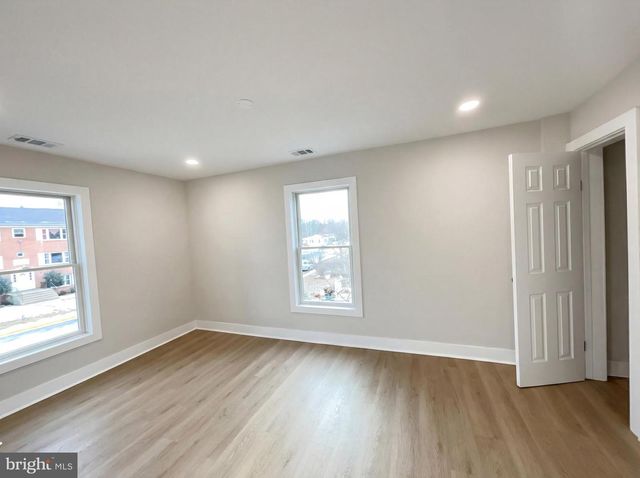 9204 DOUGLAS ST, Manassas, VA 20110