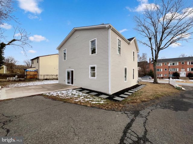 9204 DOUGLAS ST, Manassas, VA 20110