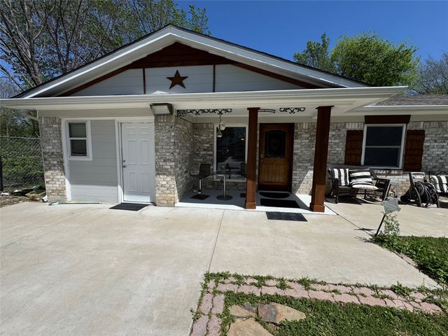 320 Pecan Street, Wilmer, TX 75172