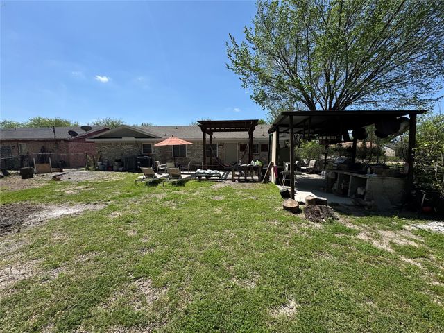 320 Pecan Street, Wilmer, TX 75172