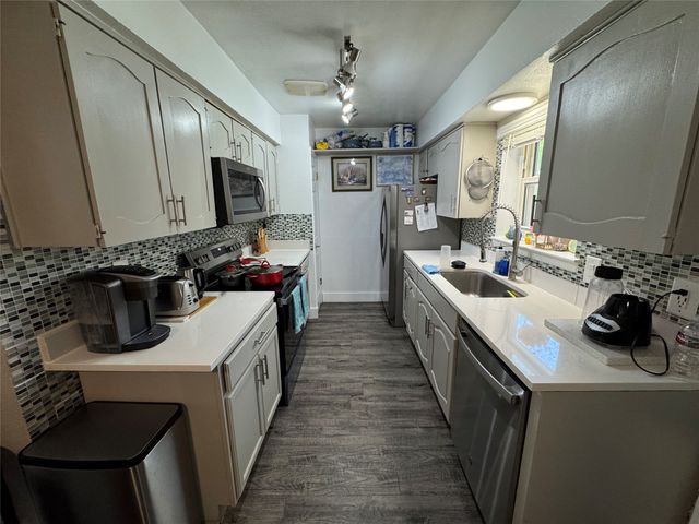 320 Pecan Street, Wilmer, TX 75172