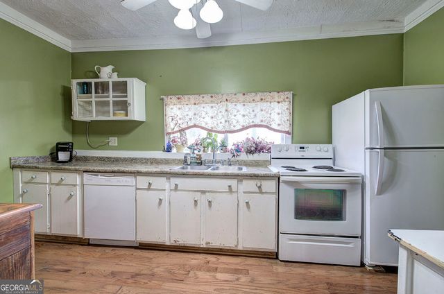 401 Edison Street, Menlo, GA 30731