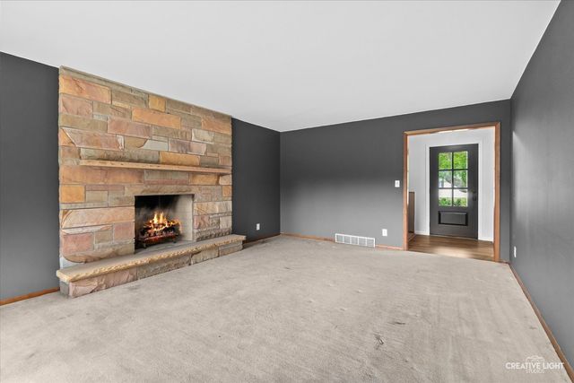 390 LRA Drive, Aurora, IL 60506