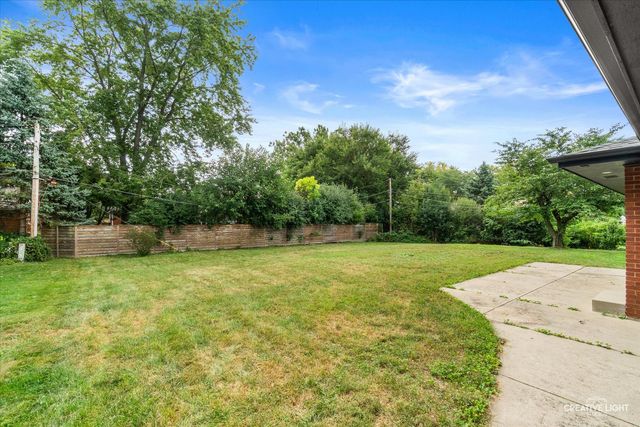 390 LRA Drive, Aurora, IL 60506