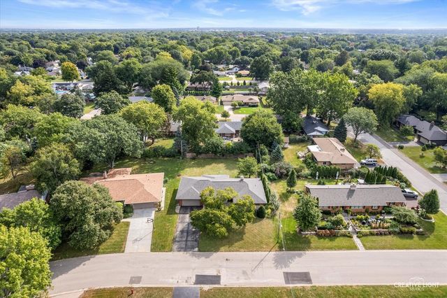 390 LRA Drive, Aurora, IL 60506
