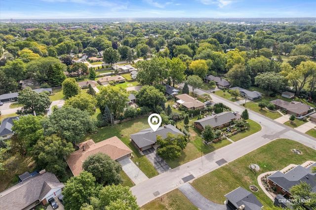 390 LRA Drive, Aurora, IL 60506