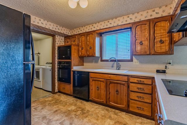 740 N Modoc Avenue, Medford, OR 97504
