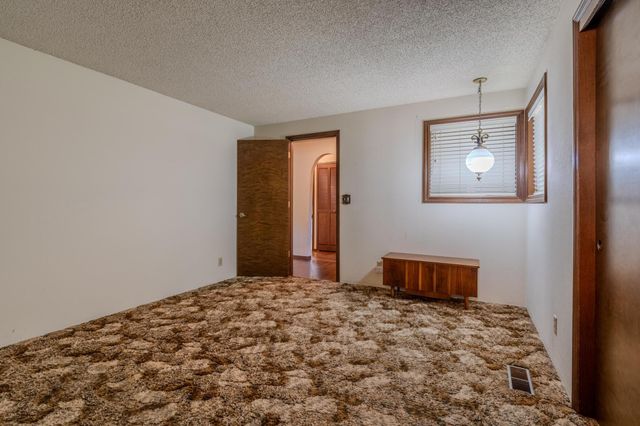 740 N Modoc Avenue, Medford, OR 97504
