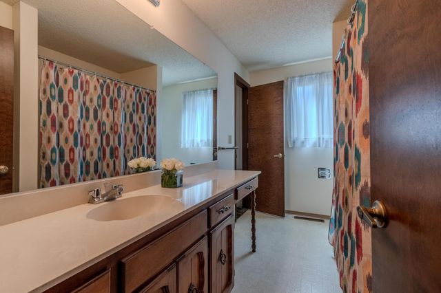 740 N Modoc Avenue, Medford, OR 97504