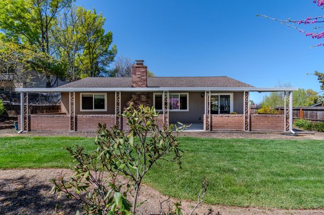 740 N Modoc Avenue, Medford, OR 97504
