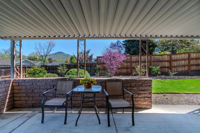740 N Modoc Avenue, Medford, OR 97504