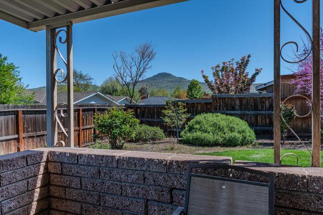 740 N Modoc Avenue, Medford, OR 97504