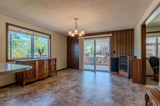740 N Modoc Avenue, Medford, OR 97504