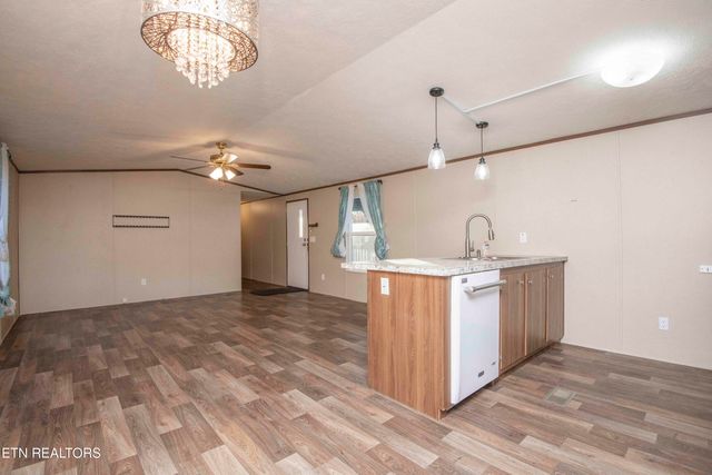 256 County Road 704, Athens, TN 37303