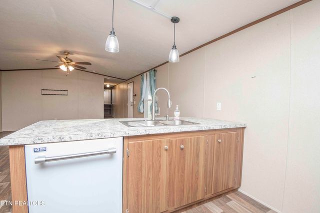 256 County Road 704, Athens, TN 37303