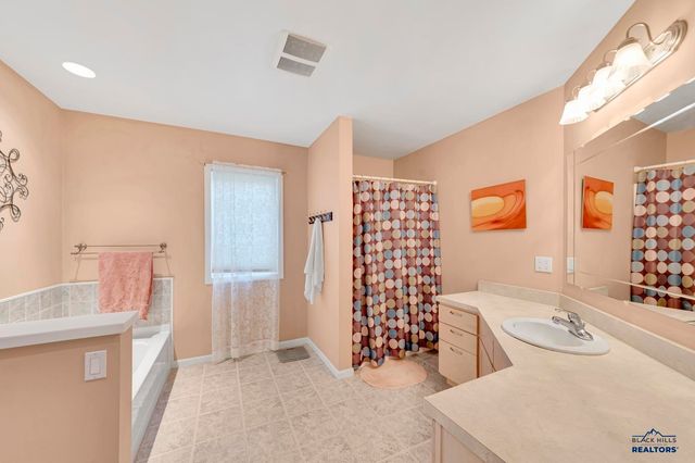 5224 MEADOWLARK DR, Rapid City, SD 57702