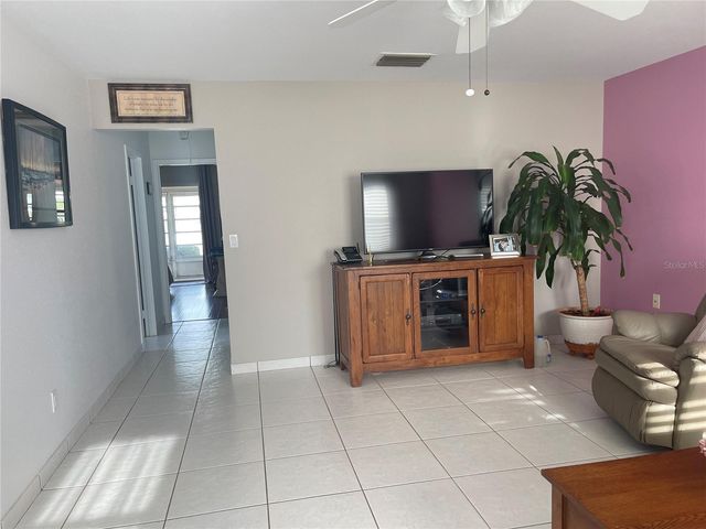 402 DORCHESTER PLACE 40, Sun City Center, FL 33573