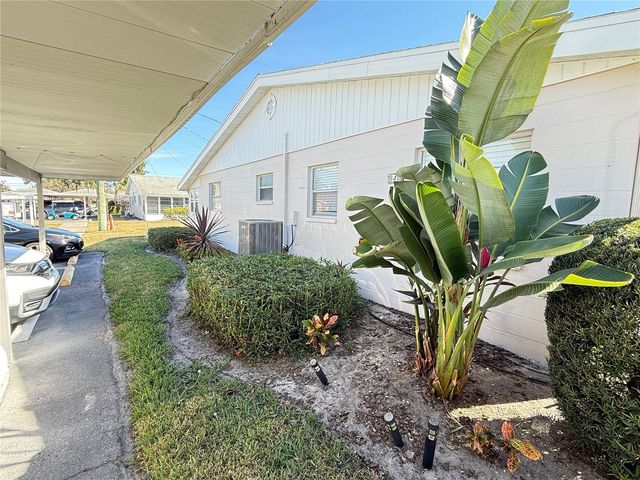 402 DORCHESTER PLACE 40, Sun City Center, FL 33573