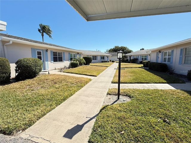 402 DORCHESTER PLACE 40, Sun City Center, FL 33573