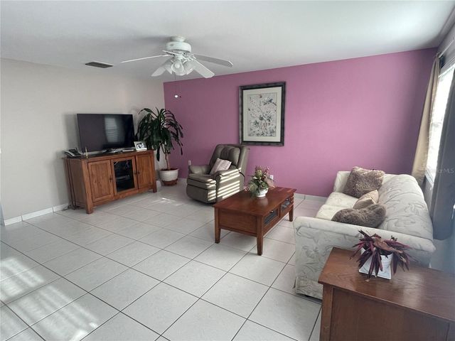 402 DORCHESTER PLACE 40, Sun City Center, FL 33573