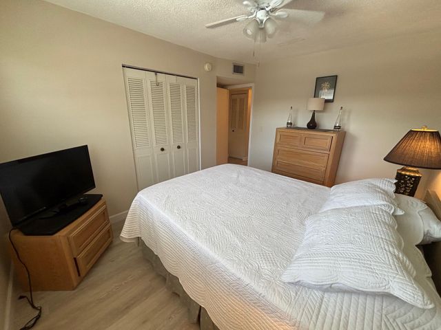 2950 SE Ocean Boulevard 7-5, Stuart, FL 34996