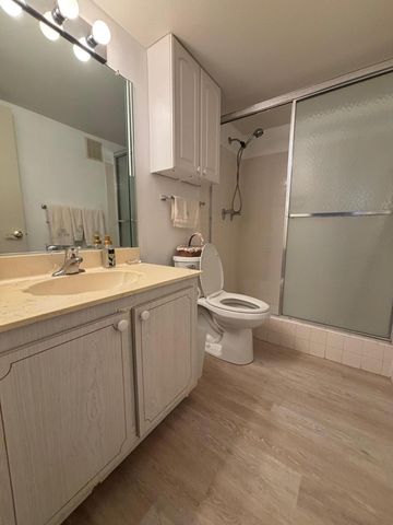 2950 SE Ocean Boulevard 7-5, Stuart, FL 34996