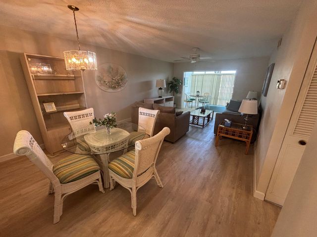 2950 SE Ocean Boulevard 7-5, Stuart, FL 34996