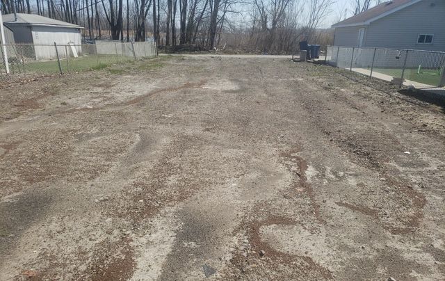 14013 S Manistee Avenue, Burnham, IL 60633