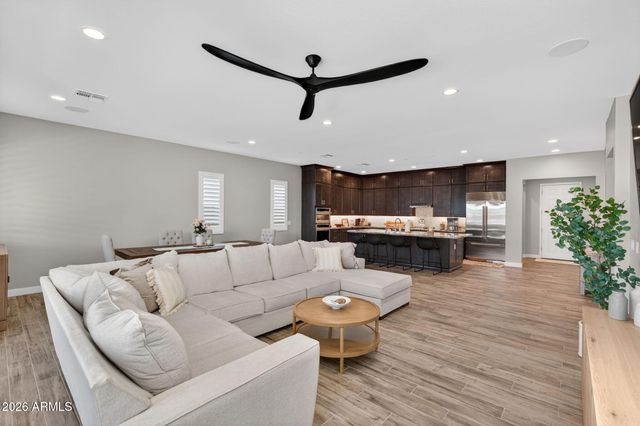 14195 W GRAY FOX Trail, Surprise, AZ 85387