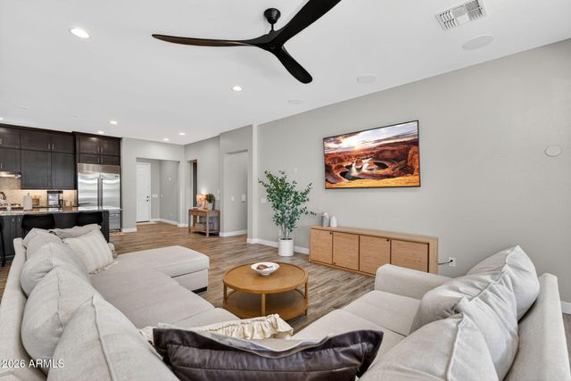 14195 W GRAY FOX Trail, Surprise, AZ 85387