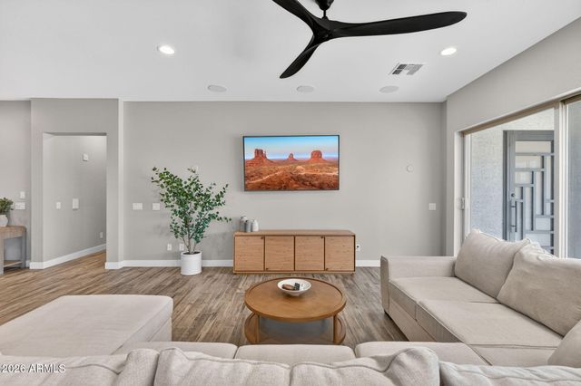 14195 W GRAY FOX Trail, Surprise, AZ 85387