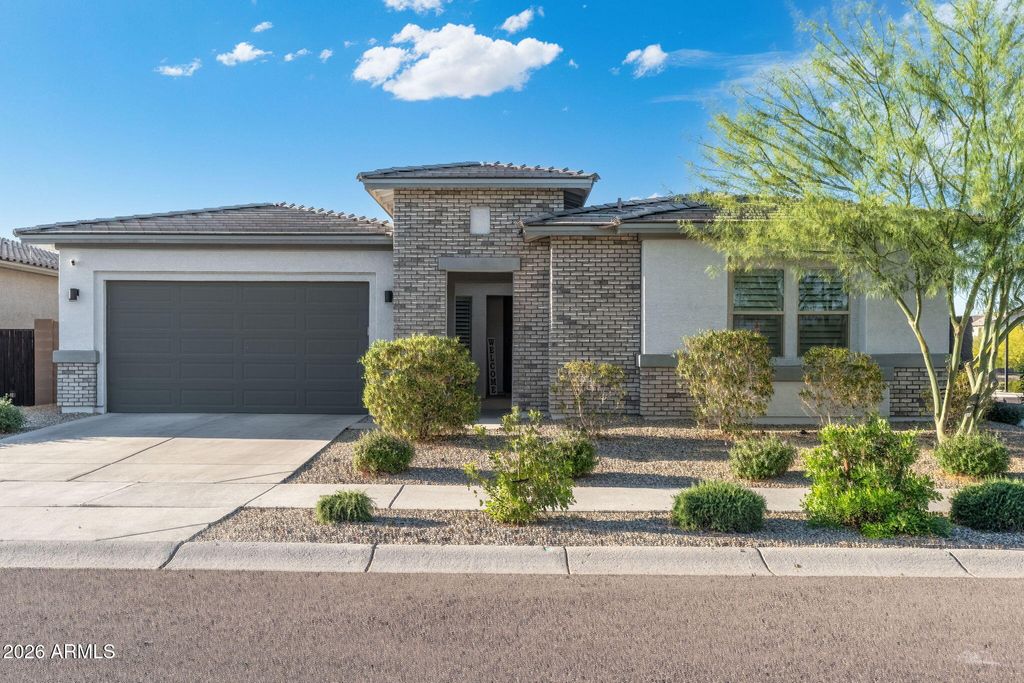14195 W GRAY FOX Trail, Surprise, AZ 85387