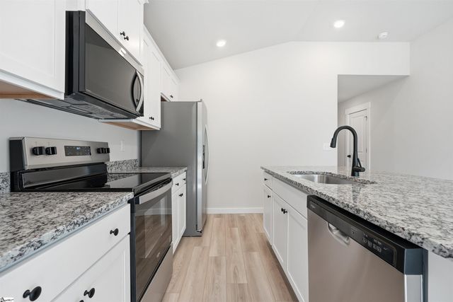 422 West Claywalk Way, Woodruff, SC 29388