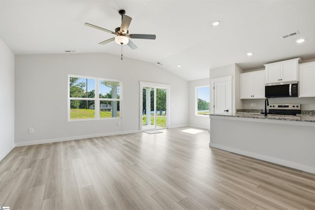 422 West Claywalk Way, Woodruff, SC 29388