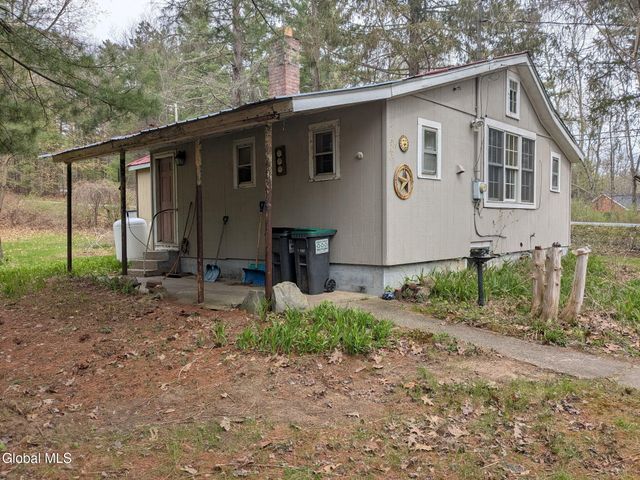 16 Louden Road, Saratoga Springs, NY 12866