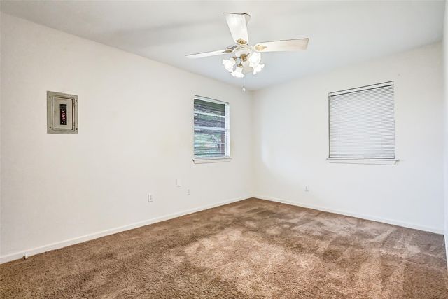 2826 5th Avenue N, Texas City, TX 77590
