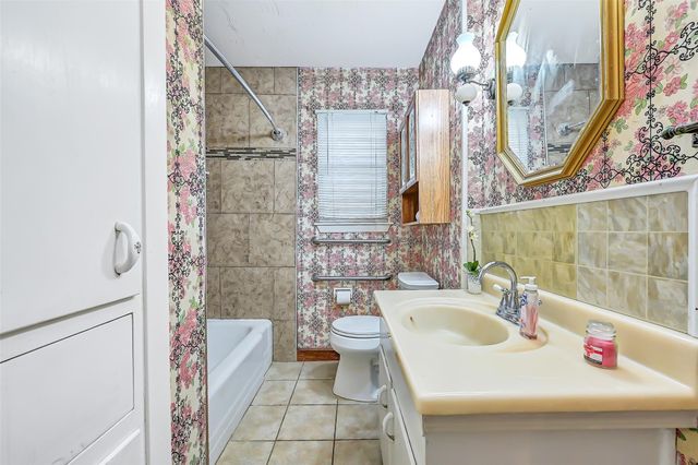 2826 5th Avenue N, Texas City, TX 77590