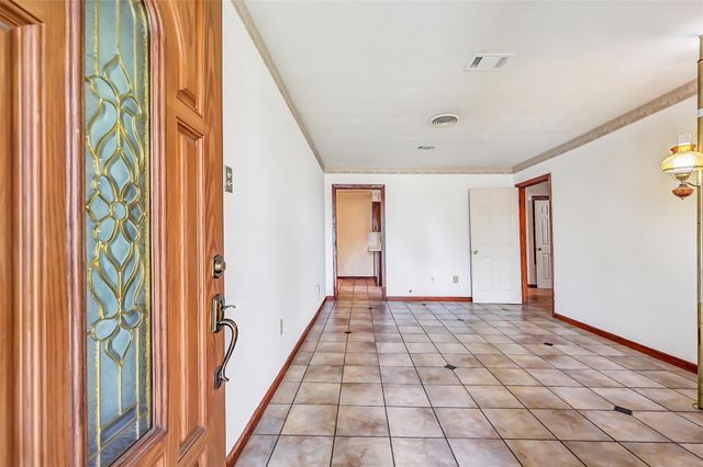 2826 5th Avenue N, Texas City, TX 77590