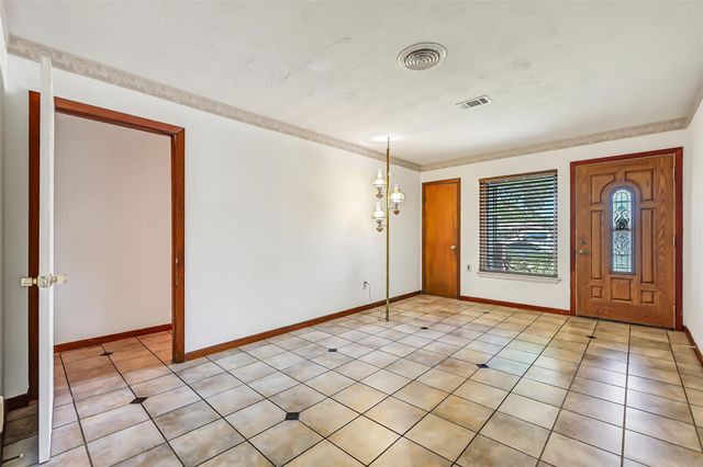 2826 5th Avenue N, Texas City, TX 77590