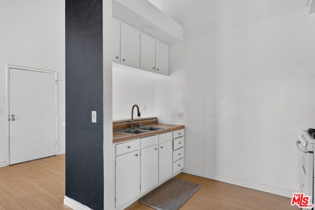 13217 Venice Boulevard, Los Angeles, CA 90066