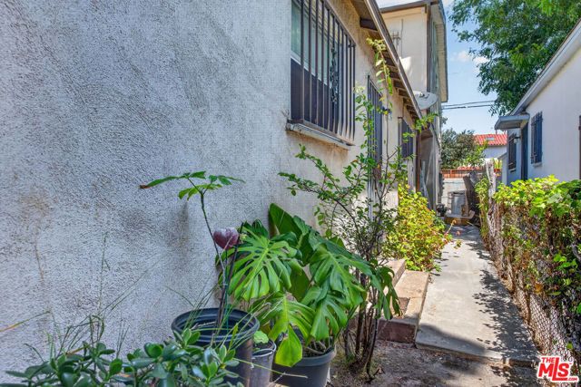 13217 Venice Boulevard, Los Angeles, CA 90066