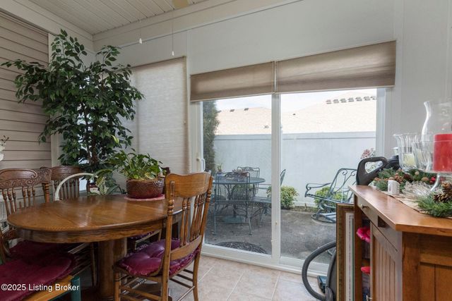 8405 Moss Garden Dr, Louisville, KY 40219