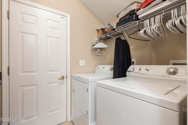 8405 Moss Garden Dr, Louisville, KY 40219