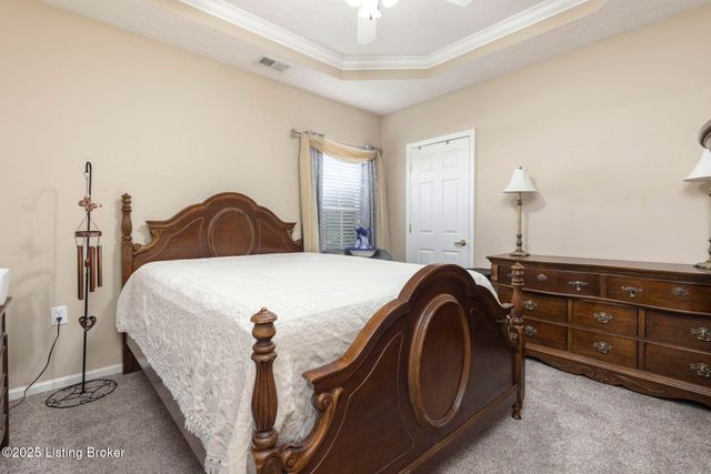 8405 Moss Garden Dr, Louisville, KY 40219