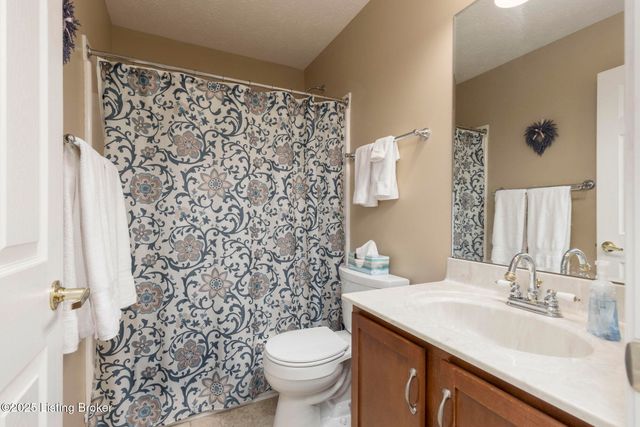 8405 Moss Garden Dr, Louisville, KY 40219